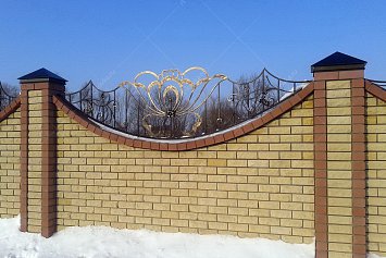 Забор из кирпича и ковки ЗНК-03
