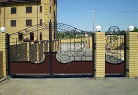  Кованые ворота ВК-17РМ, распашные металлические