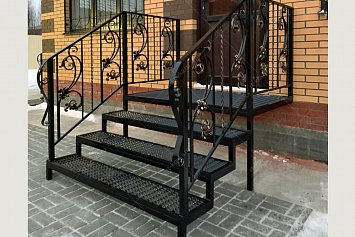 Лестница со ступенями из просечно-вытяжного листа, ЛК-11