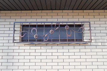 Кованая решетка на цокольное окно РКО-7